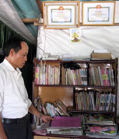 Thư viện sau lũy tre làng