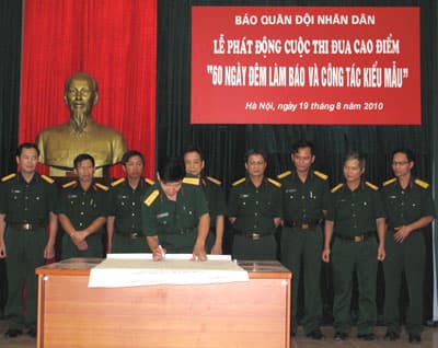 “60 ngày đêm làm báo và công tác kiểu mẫu”