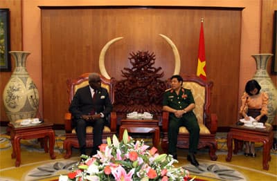 Trung Phi muốn học tập kinh nghiệm của QĐND Việt Nam