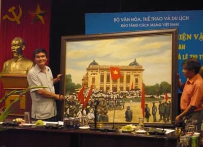Bảo tàng Cách mạng Việt Nam tiếp nhận hiện vật lịch sử