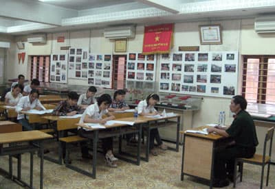 Điểm trúng tuyển vào các học viện, trường sĩ quan vẫn giữ ở mức cao