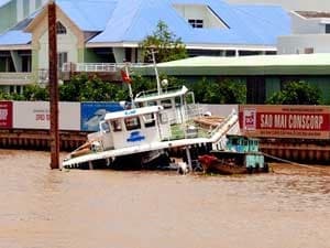 Tai nạn đường thuỷ, 6 tô tô bị chìm