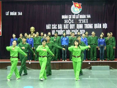 Giúp sĩ quan trẻ xây tổ ấm