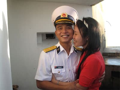 Bến đợi ấm lòng, Trường Sa thêm vững