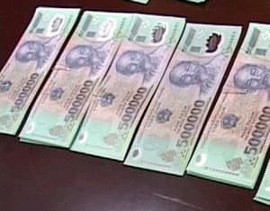 Khởi tố đối tượng vận chuyển 50 triệu đồng tiền giả