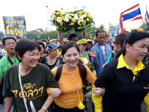 Thái Lan: “Áo vàng” biểu tình lớn ở Băng-cốc