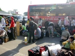 Hàng nghìn hành khách bị kẹt tại Bến xe Miền Đông
