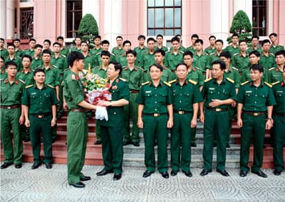 Giữ vững truyền thống “Rắn như thép, vững như đồng, trong như gương”