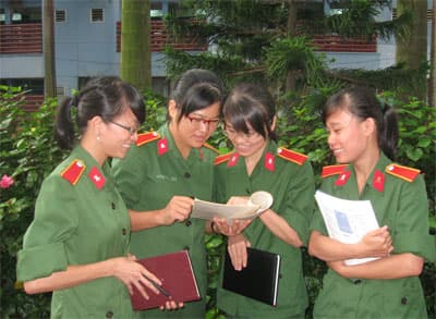 Những “bông hoa” nở trên đất “cằn”