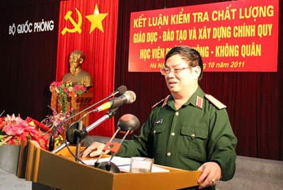 Trung tướng Phạm Xuân Hùng kiểm tra tại Học viện PK-KQ