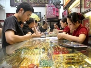 Vàng trong nước giảm gần 800.000 đồng mỗi lượng