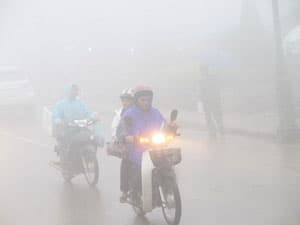 Đới gió đông gây sương mù và mưa trên ba miền