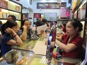 Giá vàng trong nước giảm 50.000 đồng mỗi lượng