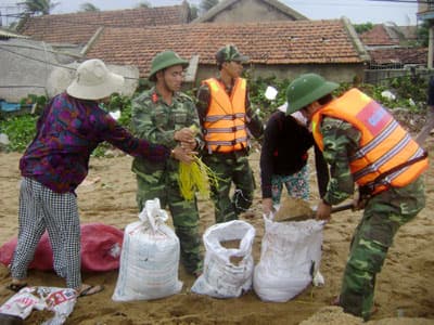 Phú Yên: Triều cường uy hiếp hàng trăm hộ dân