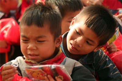 Món quà của Chủ tịch nước và không khí mừng xuân ở Ra Mai