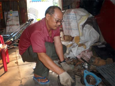 Cả nhà cùng thi đua
