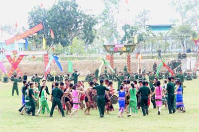 Giao lưu “Khát vọng tuổi trẻ”