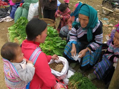Phiên chợ đầu năm ở Pha Long