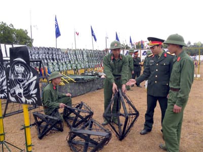 Làm thế nào để thu hẹp khoảng cách cán-binh? (bài 2)