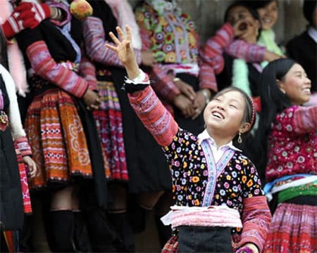 Sắc xuân ở vùng hoa mận trắng