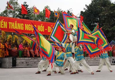 Trang huyền sử trên đất Thăng Long