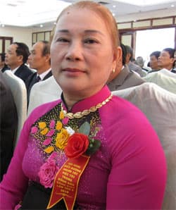 Nữ đảng viên gốc giáo