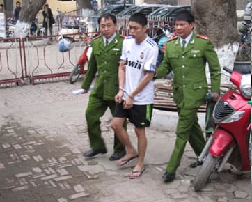 Em rể vác súng đi “giải quyết” mâu thuẫn cho anh vợ