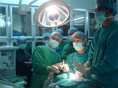 Điểm tựa niềm tin từ bác sĩ trẻ