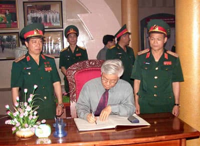 Tổng bí thư, Chủ tịch Quốc hội Nguyễn Phú Trọng thăm và làm việc tại Binh đoàn 15