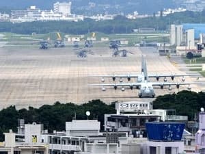 Lùi thời hạn di chuyển căn cứ không quân Mỹ ở Ô-ki-na-oa