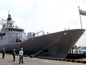 Tàu Hải quân Niu Di-lân thăm Thành phố Hồ Chí Minh
