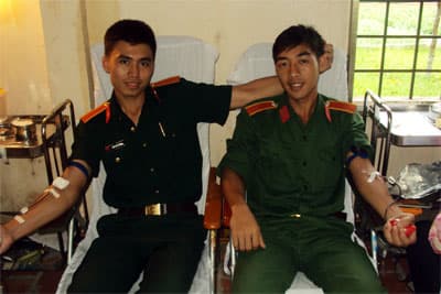 Một giọt máu cho đi...