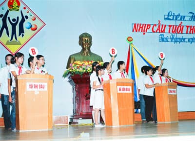 "Biệt đội... trông trẻ"