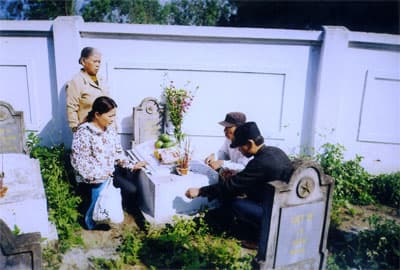 Bắc nhịp cầu nhân ái