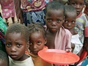 LHQ bắt đầu cầu hàng không viện trợ cho Somalia