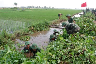 Hành quân dã ngoại, làm công tác dân vận năm 2011