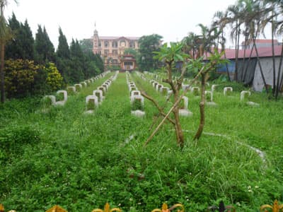 Nghĩa trang liệt sĩ hay nơi …trồng cỏ?