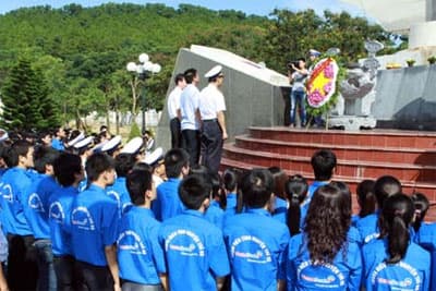 Thủ khoa với biển, đảo Tổ quốc
