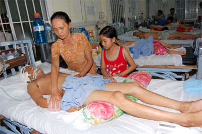“Mẹ bỏ đi rồi, cha ơi, phải sống với con!”