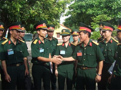 “Hai vai” của trung đội trưởng