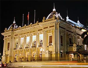 Trao tặng Việt Nam tư liệu về Nhà hát Lớn Hà Nội