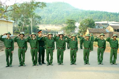 Dũng cảm cứu dân