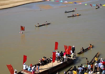 Đua thuyền độc mộc mừng Đảng, mừng xuân Nhâm Thìn