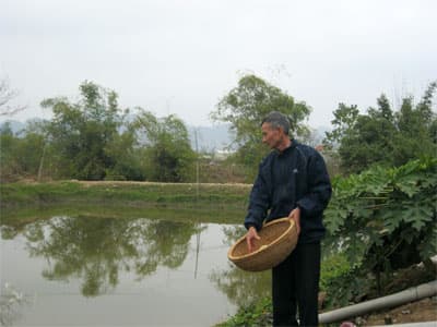 Vượt khó đi lên
