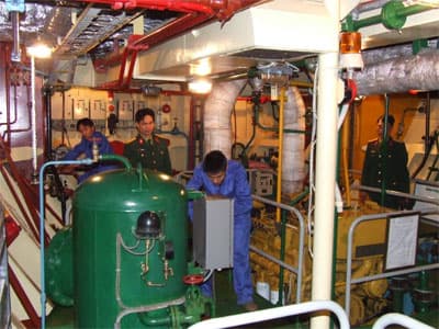 Có một Hồng Hà trong khói lửa