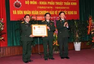Phát huy truyền thống năm xưa, xứng đáng với phần thưởng hôm nay