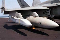 Raytheon chuyển giao bom hàng không JSOW- C cho Australia
