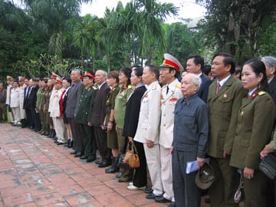 Doanh nhân và bộ đội