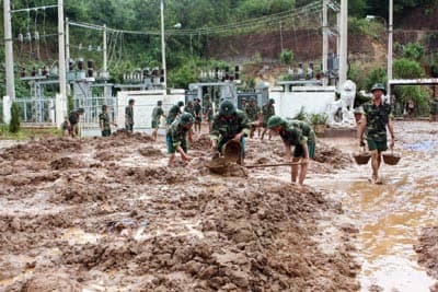 Đưa hơn 400 hộ dân khỏi vùng sạt lở