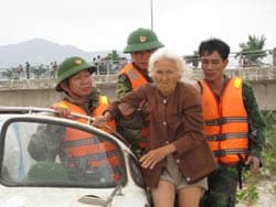 Vào vùng rốn lũ